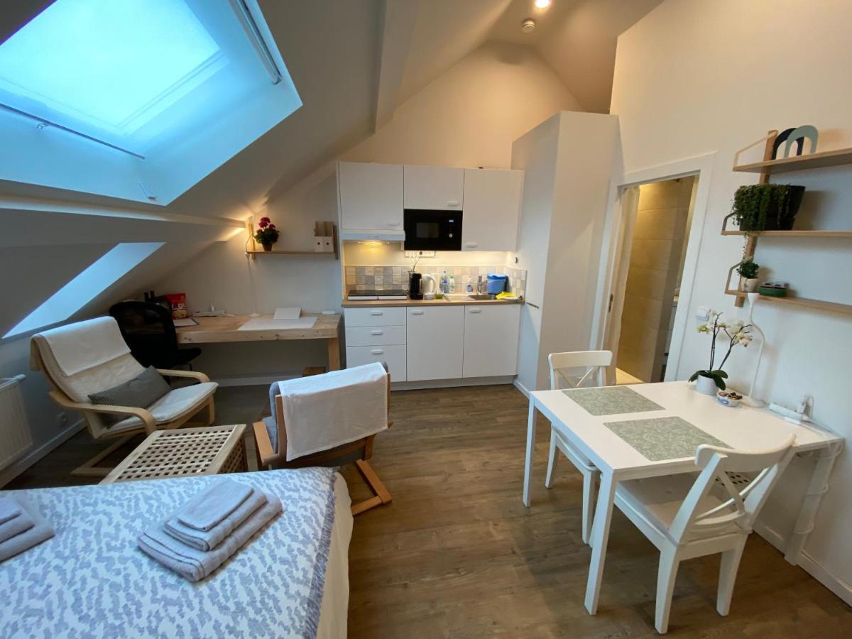Logies-M Comfort Studios Inc Bikes B&B Ostend Exterior photo